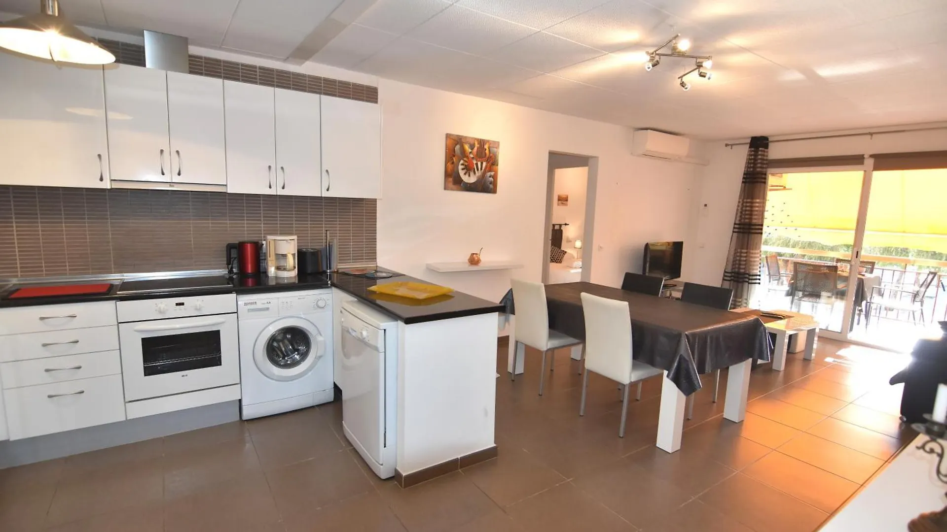 Rnet - Gaudi Roses Centre Apartment