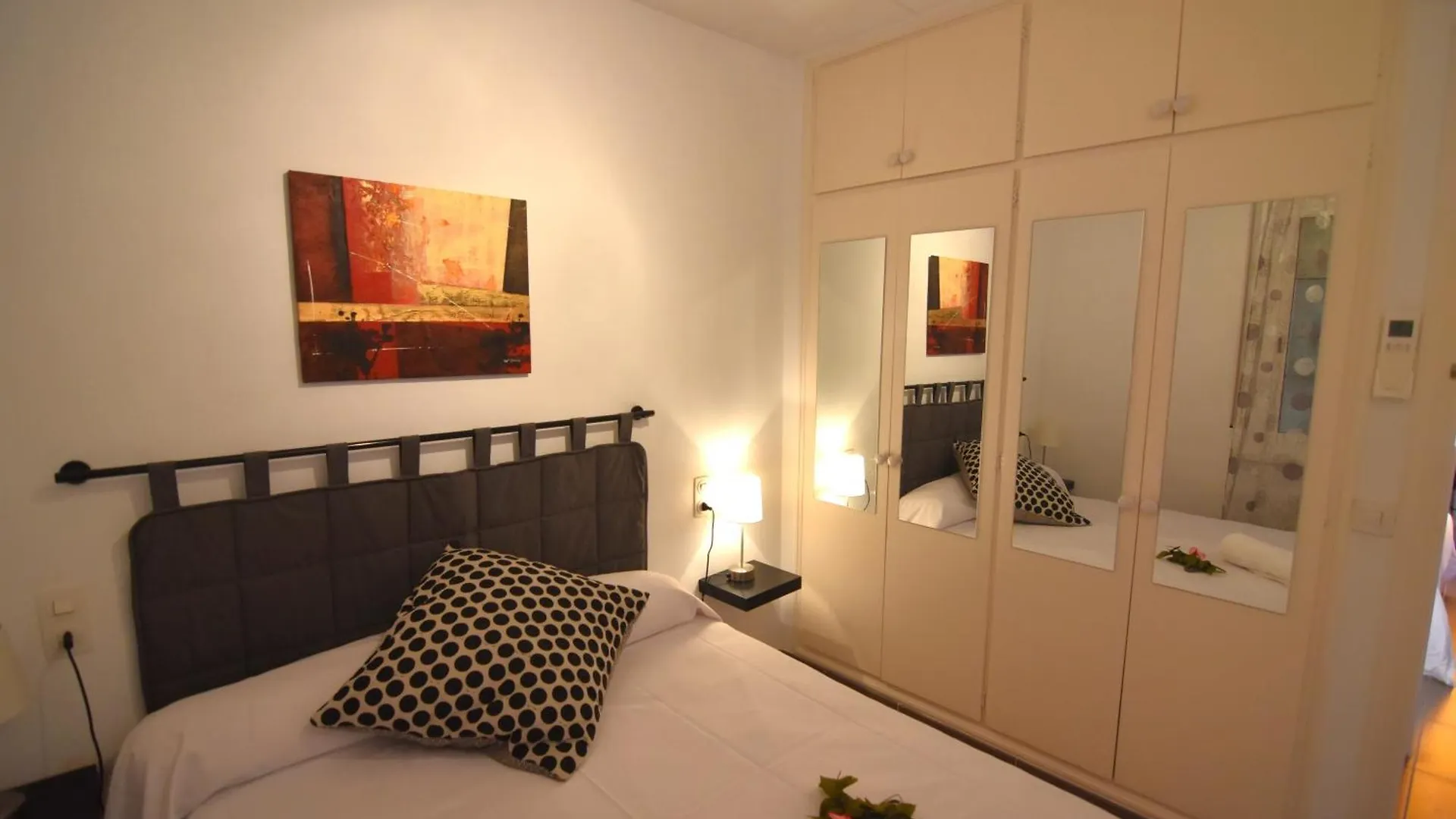 Rnet - Gaudi Roses Centre Apartment Spain